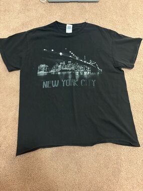 3 for $25 Delta Black New York City Skyline Graphic Tee size large